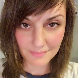 Meet your Posher, Desiree